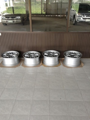 ล้อแมคENKEIรุ่นRPF-1ฃอบ18.5รู114 หน้า9.หลัง10 เป็นงานp@p.น้ำหนักเบา.แข็งๆทน. ล้อไม่เคยซ่อม