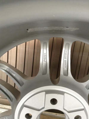 ล้อแมคENKEIรุ่นRPF-1ฃอบ18.5รู114 หน้า9.หลัง10 เป็นงานp@p.น้ำหนักเบา.แข็งๆทน. ล้อไม่เคยซ่อม