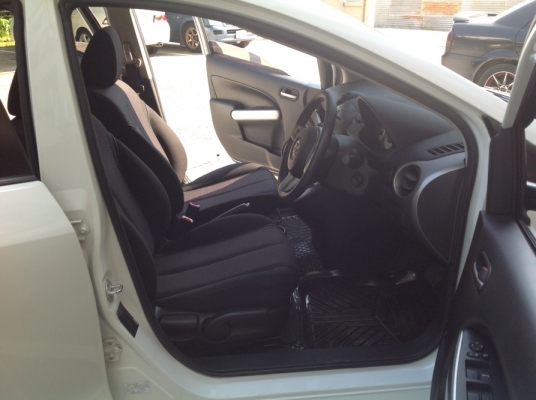 ขายรถ MAZDA2Sport