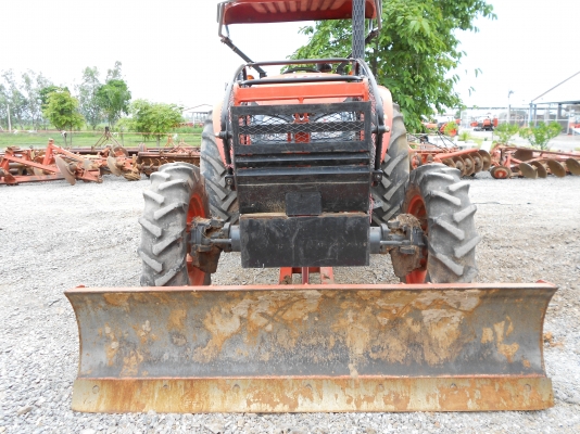 ขายรถแทรคเตอร์ รุ่น M6040 มือสองพร้อม ใบมีดดันดิน+ผานพรวน