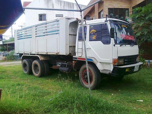 ขาย..รถสิบล้อ MITSUBISHI FN225K รถปี 25 เครื่องดี คัสซีสวย เก๋งสวย ภายในสวย มีแอร์เย็นฉ่ำ เบรคทิฟฟี่ รถสวย มีทะเบียนครบ.