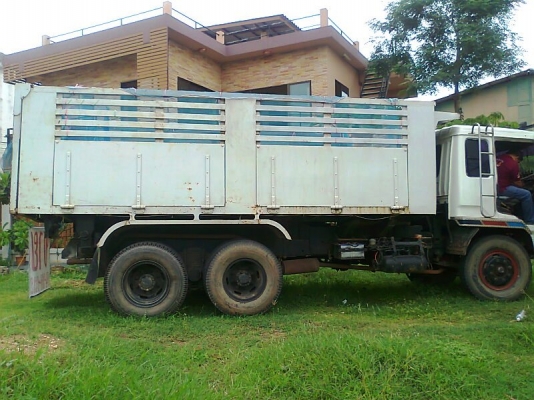 ขาย..รถสิบล้อ MITSUBISHI FN225K รถปี 25 เครื่องดี คัสซีสวย เก๋งสวย ภายในสวย มีแอร์เย็นฉ่ำ เบรคทิฟฟี่ รถสวย มีทะเบียนครบ.