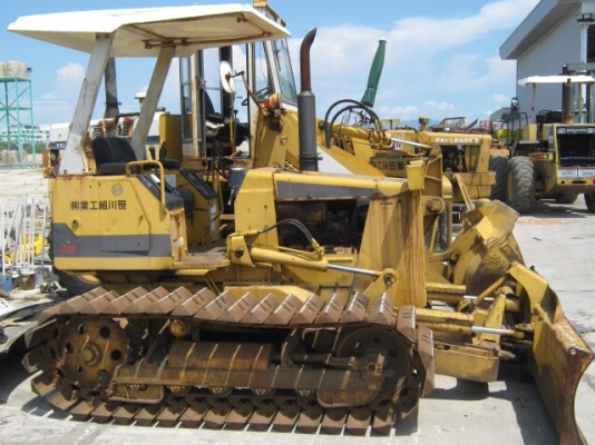 SALE__ขาย komatsu D20P-6 รถดันดินสไลด์ 6 ทิศทาง เก่านอก ตามสภาพนำเข้าจากญี่ปุ่นแท้ 100\% ไม่เคยผ่านการใช้งานในประเทศไทย