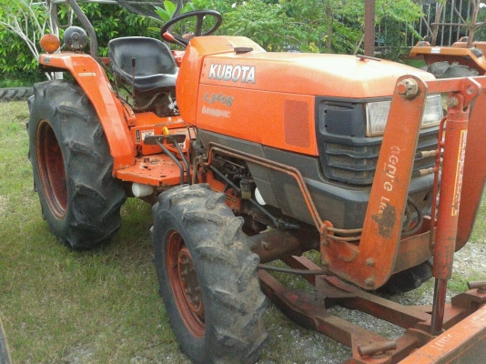 ขายรถไถ KUBOTA L3408 ขนาด34แรง 2เพลา  พร้อมดันหน้า มีเล่มทะเบียน