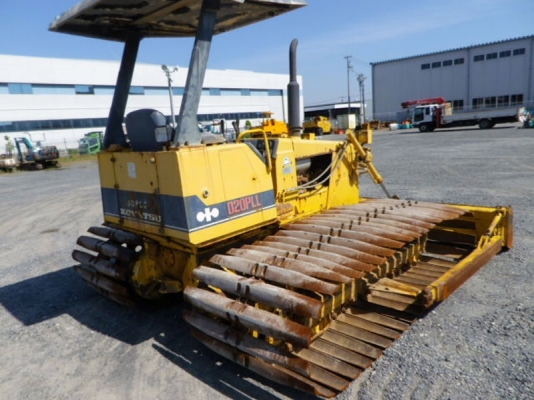 ขาย komatsu D20PLL-6 รถดันดิน แทรคเหล็ก ขนาดกว้าง 1เมตร เก่านอก ตามสภาพนำเข้าจากญี่ปุ่นแท้ 100\% ไม่เคยผ่านการใช้งานในประเทศไทย