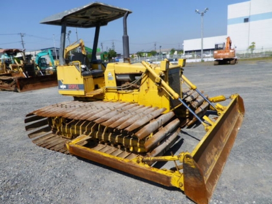 ขาย komatsu D20PLL-6 รถดันดิน แทรคเหล็ก ขนาดกว้าง 1เมตร เก่านอก ตามสภาพนำเข้าจากญี่ปุ่นแท้ 100\% ไม่เคยผ่านการใช้งานในประเทศไทย