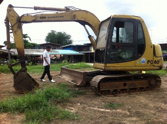 PC60-7เอกสารอินวอยล์ S/N48XXX ช่วงล่างสวย80\%