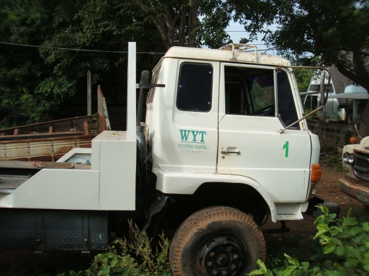 รถบรรทุกสิบล้อ สองเพลา บรรทุกแม็คโคร