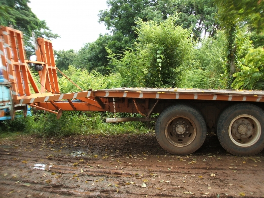 รถบรรทุกสิบล้อ หัวยาวบรรทุกรถเกี่ยวข้าว 1 เพลา รถบรรทุกสิบล้อ หัวยาวบรรทุกรถเกี่ยวข้าว 1 เพลา