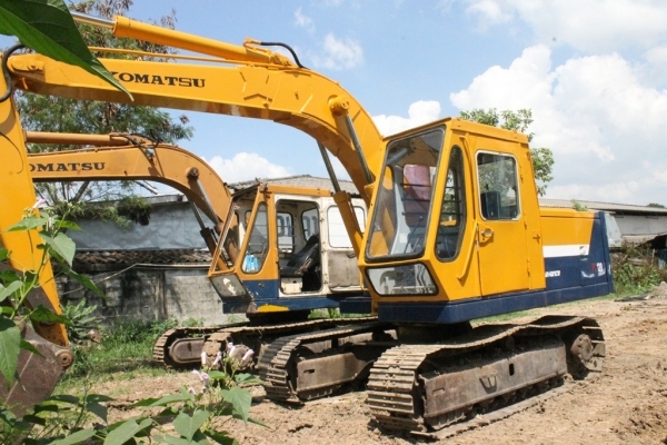 ขายรถแม็คโครKomatsu pc120-2 จำนวน2คัน กทม.คุยได้ครับ ขายรถแม็คโครKomatsu pc120-2 จำนวน2คัน กทม.คุยได้ครับ