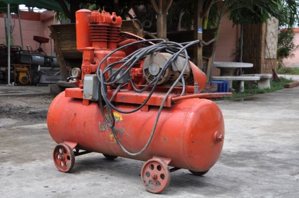 ขายปั้มลม FUJI นำเข้าจากญี่ปุ่น สภาพเดิมๆยังไม่เคยใช้งานในไทย ขาย16,500เท่านั้น