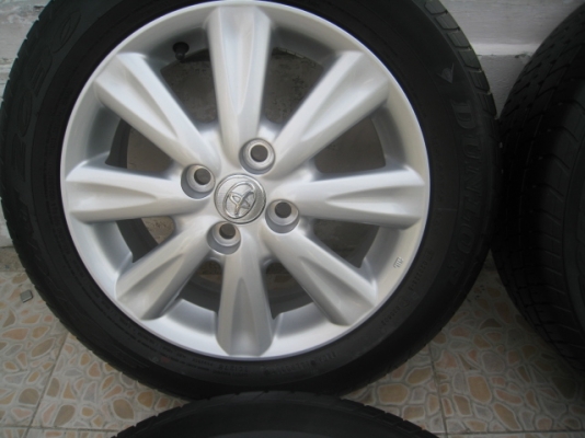 ขายล้อแม็ก Toyota yaris 15"x5.5" et 45 4รู100 +ยางปี0311  (081-3747940)