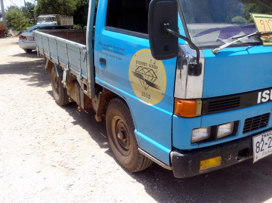 ขายรถบรรทุกสี่ล้อ