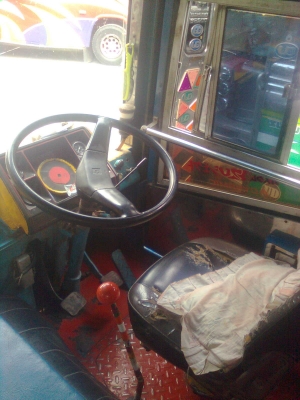 ขายรถบัส8เมตรHINOเครื่อง6BD1สภาพรถใช้งานอยู่