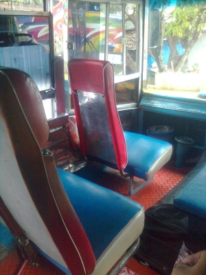 ขายรถบัส8เมตรHINOเครื่อง6BD1สภาพรถใช้งานอยู่