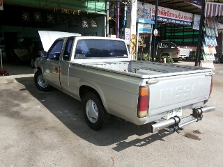 ขายnissan big m cab 2.5ดีเชลฝาแเดง