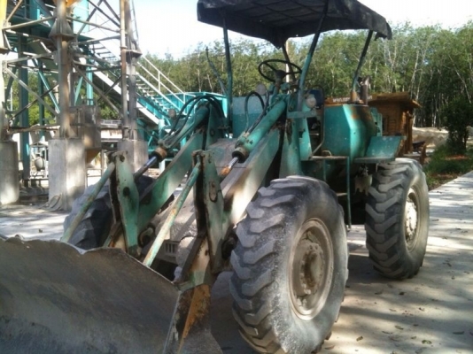 รถตัก CAT  910 สนใจติดต่อ 081 - 6079515