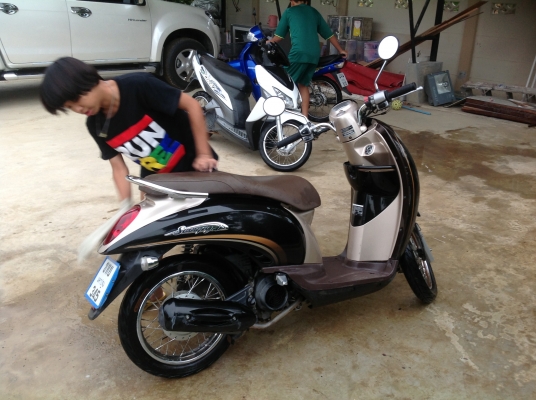 ขายรถมอเตอร์ไซค์ เจ้าของขายเองคะรถบ้านคะเอาไว้ใช้ชื้อกับข้าวคะ