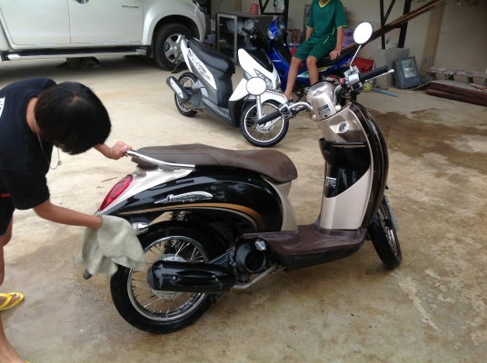 ขายรถมอเตอร์ไซค์ เจ้าของขายเองคะรถบ้านคะเอาไว้ใช้ชื้อกับข้าวคะ