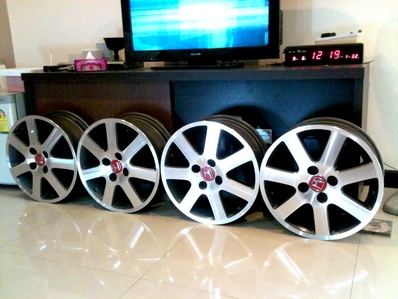 แม็กซ์ 15 นิ้ว สเปค 4รู100 สภาพใหม่ ใส่ได้หลายรุ่นครับ แม็กซ์ 15 นิ้ว สเปค 4รู100 สภาพใหม่ ใส่ได้หลายรุ่นครับ