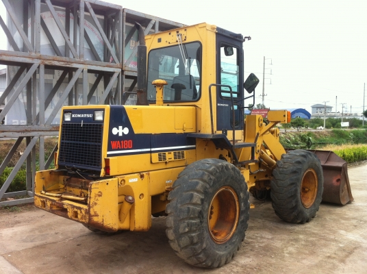 ขายถูกรถตักล้อยาง รถใหม่ พึ่งมาถึง WA180-1 ยี่ห้อ KOMATSU ผลิตญี่ปุ่น รถเก่านอก ไม่เคยใช้งานในไทย