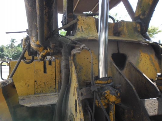 ขายรถตักล้อยางอีห้อ CAT รุ่น 922พร้อมทะเบียน  พร้อมใช้งาน