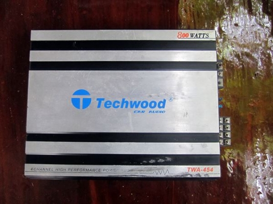 ขายปรี + แอมป์ 4 ch  1000 เดียว