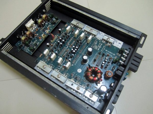 ขายปรี + แอมป์ 4 ch  1000 เดียว