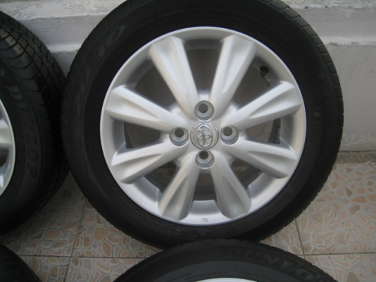 ขายล้อแม็ก Toyota yaris 15"x5.5" et 45 4รู100 +ยางปี0311  (081-3747940)