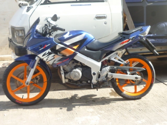 ฮอนด้า CBR 150 สภาพเครื่องดี..เอกสารครบครัน..ใช้งานน้อย