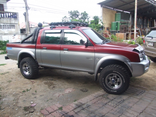 ขายด่วน รถยนต์ 4 ประตู 4 WD MITSUBISHI YEAR 2004