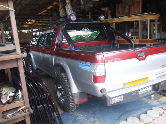 ขายด่วน รถยนต์ 4 ประตู 4 WD MITSUBISHI YEAR 2004