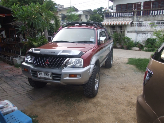 ขายด่วน รถยนต์ 4 ประตู 4 WD MITSUBISHI YEAR 2004