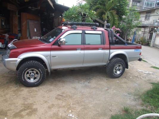 ขายด่วน รถยนต์ 4 ประตู 4 WD MITSUBISHI YEAR 2004