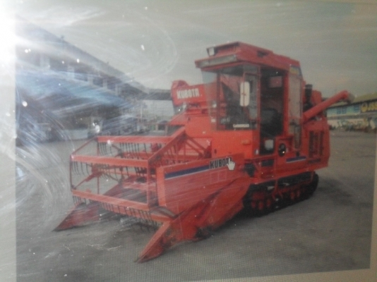 ขายรถเกี่ยวข้าว คูโบต้า AX60  มีตู้แอร์เย็นสบาย