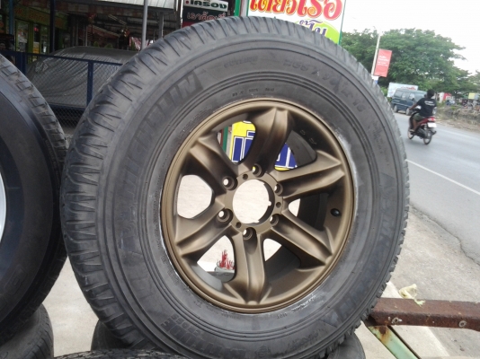 ขายเล็บเหยี่ยว 16 พร้อมยาง 13000 บาท