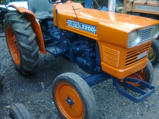 คูโบต้า L2200 รถปรับสภาพพร้อมใช้งาน