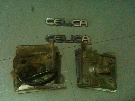 ปรับลดราคากรอบไฟหรี่และเลนไฟหรี่ Celica ta23, 27, 28 มีมา 1 คู่ และโลโก้ Celica 1 คู่ เหมา 4,500 บาท พร้อมส่ง
