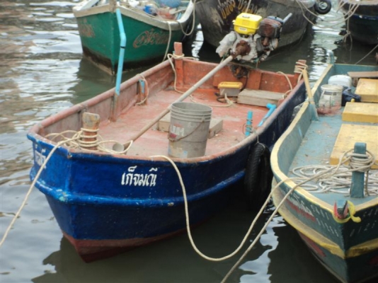 ขายเรือไฟเบอร์พร้อมเครื่องหางยาวควายทอง13แรงสตาร์ไฟฟ้