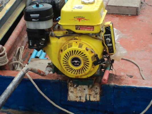 ขายเรือไฟเบอร์พร้อมเครื่องหางยาวควายทอง13แรงสตาร์ไฟฟ้