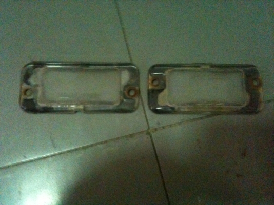 มือเปิดไฟส่องป้ายทะเบียนและเลนไฟชินจัง Liteace Km10v