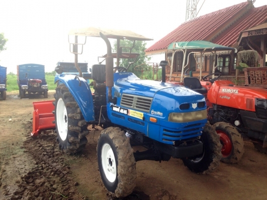 ขายด่วน!! รถไถแชมป์ 4242 สภาพดี ราคาน่าใช้งาน พร้อมอุปกรณ์