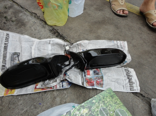 ขายกล่องข้างเครื่องอีซูซูดีแม็ก 4000 บาท ขายกล่องข้างเครื่องอีซูซูดีแม็ก 4000 บาท