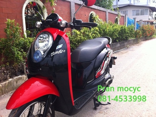 ขาย SCOOPY-i สีดำเเดง ปี2554