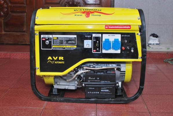 ขายไดร์แสงสว่างควายทอง 5000w/5kva สตาสร์กุญแจหรือมือดึงก็ได้ ราคา 13500 ขายไดร์แสงสว่างควายทอง 5000w/5kva สตาสร์กุญแจหรือมือดึงก็ได้ ราคา 13500