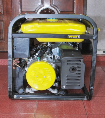 ขายไดร์แสงสว่างควายทอง 5000w/5kva สตาสร์กุญแจหรือมือดึงก็ได้ ราคา 13500 ขายไดร์แสงสว่างควายทอง 5000w/5kva สตาสร์กุญแจหรือมือดึงก็ได้ ราคา 13500