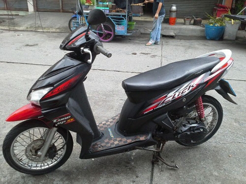 CLICK ปี 50 รถบ้าน สภาพเดิมๆ เครื่องแน่น ไม่หลวม ไม่มีควันขาว ชุดสีสด มีเล่ม เอกสารครบ