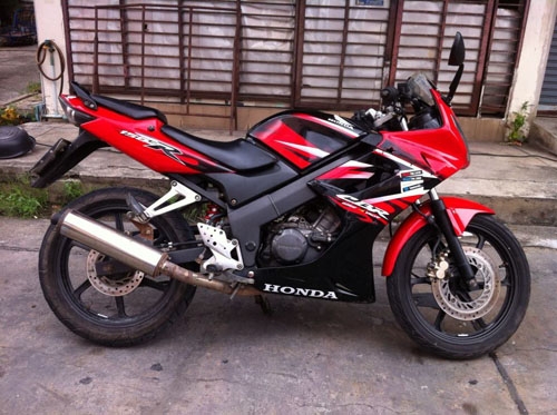 CBR 150 ปี 51 ไมล์เหลือง กุญแจใหญ่ สีแดง ดำ สภาพเดิม รถสวย ไม่มีควันขาว เครื่องแน่นๆ ภาษี พรบ.ไม่หมด