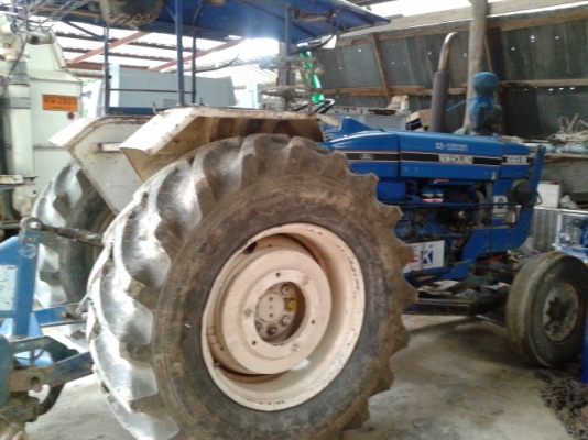 ขายรถFord 5000ราคาถูก ขายรถFord 5000ราคาถูก