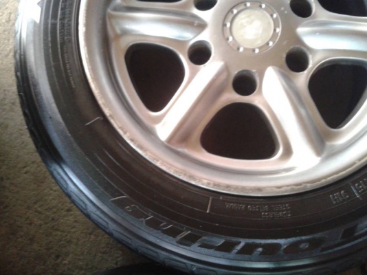 ขายล้อ15 6รูพร้อมยาง 5500
